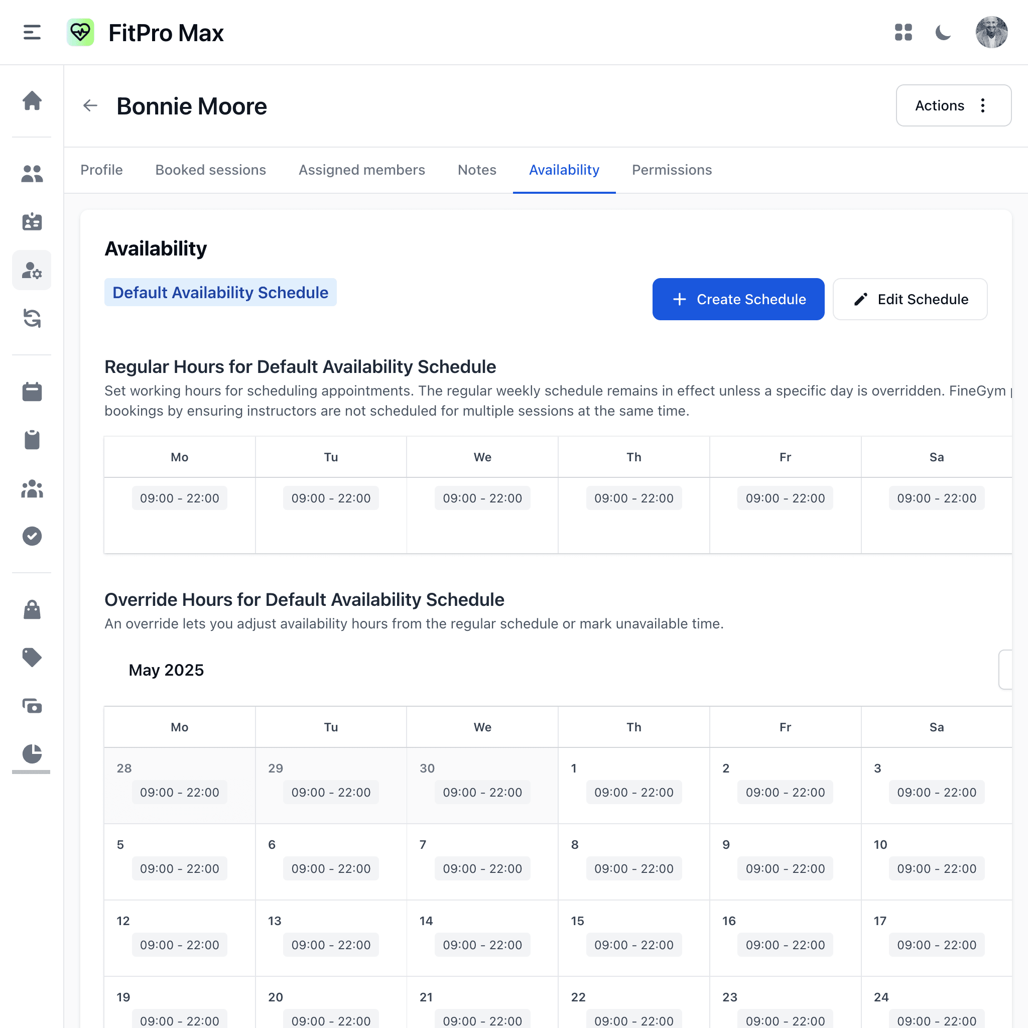Web screenshot showing staff working hours management